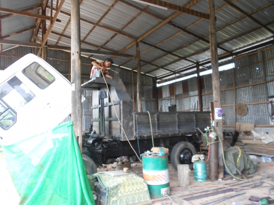 ขาย 6 ล้อดั้ม ฟูโซ  165 แรง 6d14 พร้อมใช้งาน