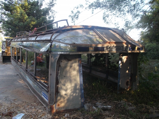 หลังคารถโดยสาร 6 ล้ออีซูสุ NPR 5เมตร