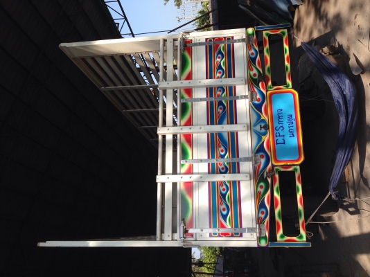 ขายลูกไม่พื้นเหล็กยาว6เมตรกะบะ10ล้อ