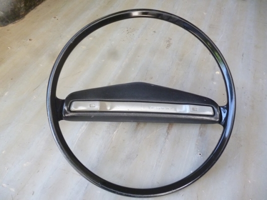 ขายพวงมาลัย datsun620 ช้างเหยียบ 650 บาท