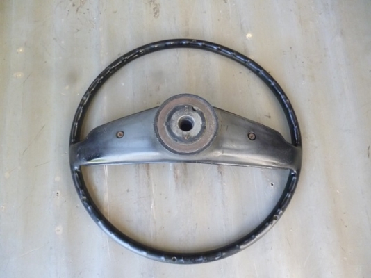 ขายพวงมาลัย datsun620 ช้างเหยียบ 650 บาท ขายพวงมาลัย datsun620 ช้างเหยียบ 650 บาท