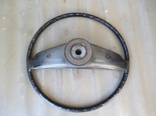 ขายพวงมาลัย datsun620 ช้างเหยียบ 650 บาท ขายพวงมาลัย datsun620 ช้างเหยียบ 650 บาท