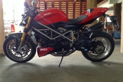 ธารนนทบุรี//ขาย ducati streetfighter 1100s ปี2012 สภาพนางฟ้า เครื่องดีมากท๊อกมาตามมือ ระบบไฟสมบูรณ์ทุกจุด ราคา 590,000 บาท ทะเบียนโอน