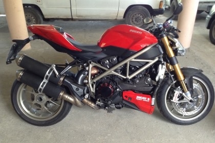 ธารนนทบุรี//ขาย ducati streetfighter 1100s ปี2012 สภาพนางฟ้า เครื่องดีมากท๊อกมาตามมือ ระบบไฟสมบูรณ์ทุกจุด ราคา 590,000 บาท ทะเบียนโอน
