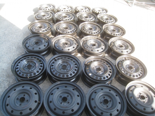 ขายกะทะล้อป้ายแดงขอบ14และ ขอบ15 ของ mirage,city ,vios,swift ขายวงละ 100 บาทครับ สนใจติดต่อเล็กคลองสามครับ 081-3747940