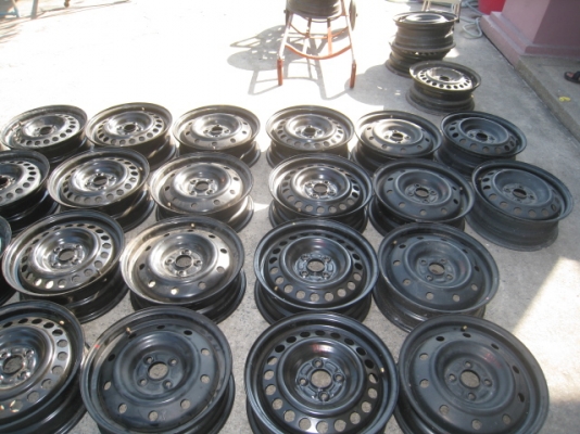 ขายกะทะล้อป้ายแดงขอบ14และ ขอบ15 ของ mirage,city ,vios,swift ขายวงละ 100 บาทครับ สนใจติดต่อเล็กคลองสามครับ 081-3747940