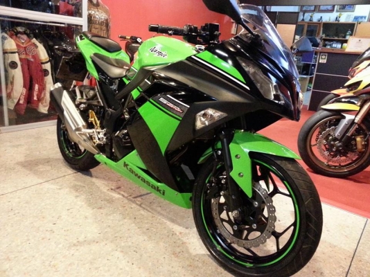 New!!--kawasaki ninja250 ปี2013 เลขไมล์ 14,xxx รถพร้อมใช้เอกสารครบ รถมือเดียว!!
