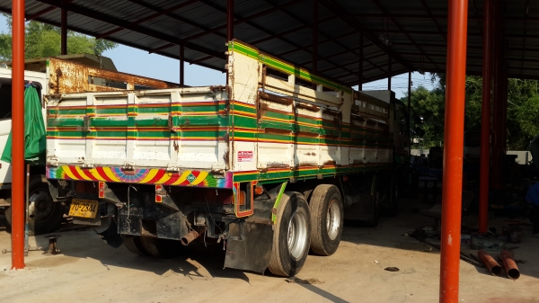 รถบรรทุก 12ล้อ อีซูซุ  GIGA