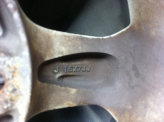 ล้อแม็กขอบ 16