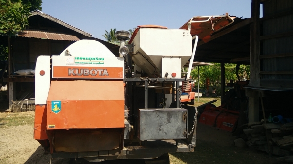 ด่วน!ขายรถเกี่ยวข้าวคูโบต้า Dc60plus+เล่มทะเบียน+ พร้อมพ่วงลาก ราคา 349000บาท