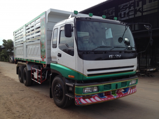 มี 10 ล้อ ISUZU GIGA เครื่อง 6SD1 เทอร์โบ  310 แรงม้าระบบน้ำมัน กระบะดั้มพ์ดิน ยาว 6 เมตร กว้าง 2.50 เมตร สูง 1.50 เมตร ยางใหม่ 13 เส้น รถทำใหม่ทั้งคันพร้อมทะเบียน ลดราคาต้อนรับปีใหม่สภาพ โทร.085-3034416  091-8790642
