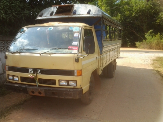 ISUZU   110  แรงม้า   ประกอบ 6  ล้อหัวใหญ่