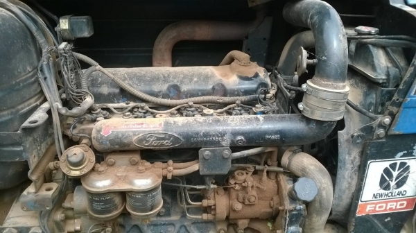 ขายรถไถ 2 เพลา Ford 6610 สภาพสวยพร้อมใช้ เอกสารเล่มทะเบียนครบ ยางเต็ม แถมผานดันหน้า และผาน 6 ราคาต่อรองได้ครับ