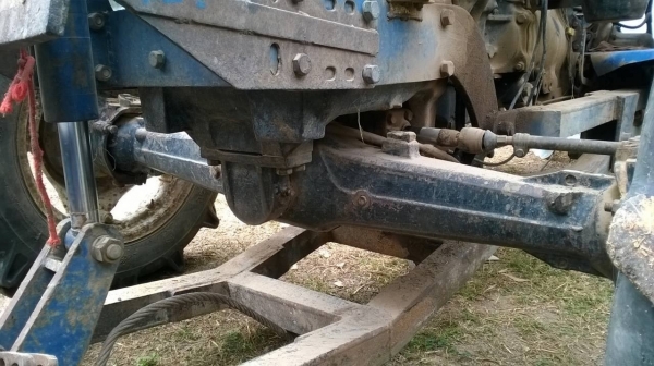 ขายรถไถ 2 เพลา Ford 6610 สภาพสวยพร้อมใช้ เอกสารเล่มทะเบียนครบ ยางเต็ม แถมผานดันหน้า และผาน 6 ราคาต่อรองได้ครับ