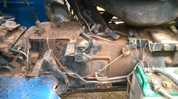 ขายรถไถ 2 เพลา Ford 6610 สภาพสวยพร้อมใช้ เอกสารเล่มทะเบียนครบ ยางเต็ม แถมผานดันหน้า และผาน 6 ราคาต่อรองได้ครับ