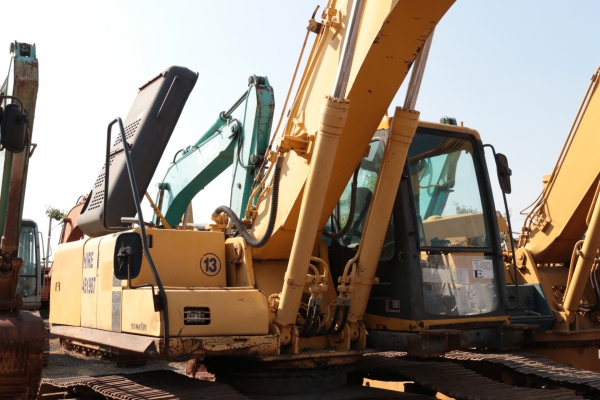 มีVDO สาธิต KOMATSU PC210-6  เก่านอก เอวแน่น ปั็มแรง สภาพพร้อมใช้ สุดๆเอาไปแบ่งกันใช้ได้เลยครับ จัดไฟแนนท์ได้