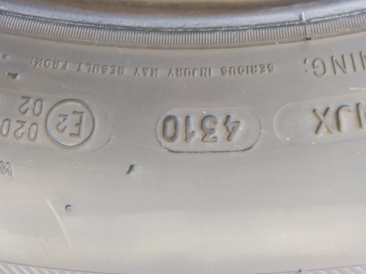 ขายยาง Michelin 245/70/16   ปี 4310