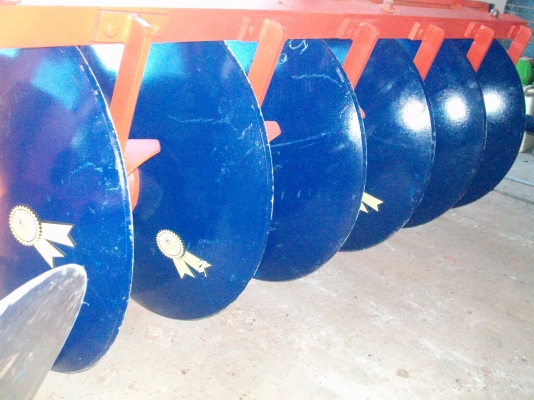 ผาน 6 x 22 ตราช้างใส่รถไถ 36-45 ผาน 6 x 22 ตราช้างใส่รถไถ 36-45