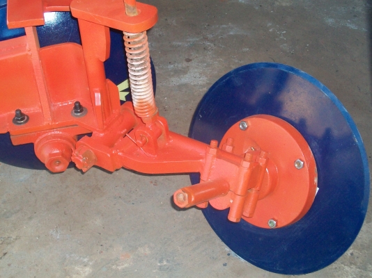 ผาน 6 x 22 ตราช้างใส่รถไถ 36-45 ผาน 6 x 22 ตราช้างใส่รถไถ 36-45