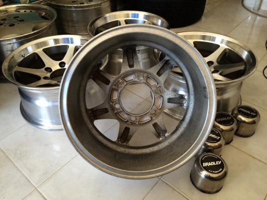 ขายล้อ ENKEI (MADE IN JAPAN) 16x8 ออฟ10 6/139.7 ก้านแอ่นๆ ประมูลจากญี่ปุ่น ขายล้อ ENKEI (MADE IN JAPAN) 16x8 ออฟ10 6/139.7 ก้านแอ่นๆ ประมูลจากญี่ปุ่น