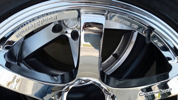 ขอบ 20 พร้อมยางชุดล่ะ 16,500