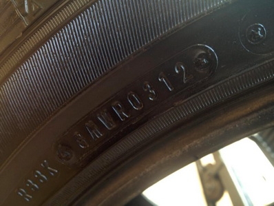 ยาง 205 55 16 DUNLOP ปี 12 มี 1 คู่ สภาพตามรูปครับเส้น1000ซื้อ 2 เส้น 1800