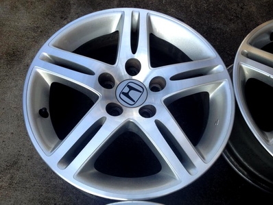 แม็กซ์16 FD ENKEI รุ่นTOP 2.0 หน้าเงา 5รู114.3 ตจว ส่งได้ครับ แม็กซ์16 FD ENKEI รุ่นTOP 2.0 หน้าเงา 5รู114.3 ตจว ส่งได้ครับ