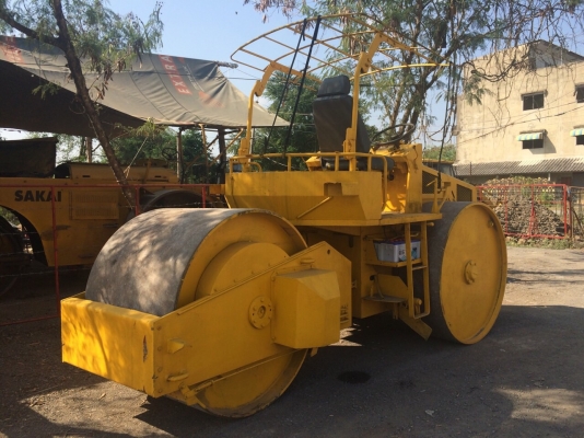 ขายด่วนรถบด3ล้อเหล็ก SAKAI R2 พร้อมใช้งาน