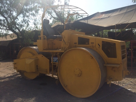 ขายด่วนรถบด3ล้อเหล็ก SAKAI R2 พร้อมใช้งาน