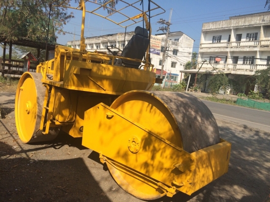 ขายด่วนรถบด3ล้อเหล็ก SAKAI R2 พร้อมใช้งาน