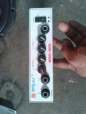 แท่นขยายติดรถยนต์ ROYAL