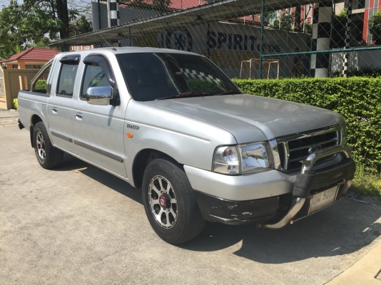 ขายFord 4 ประตู 2500 ตัวtop ครับ