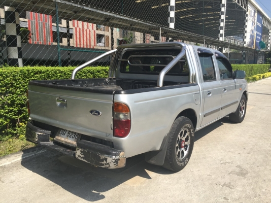 ขายFord 4 ประตู 2500 ตัวtop ครับ ขายFord 4 ประตู 2500 ตัวtop ครับ