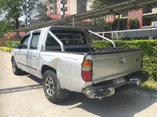 ขายFord 4 ประตู 2500 ตัวtop ครับ ขายFord 4 ประตู 2500 ตัวtop ครับ