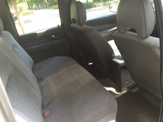 ขายFord 4 ประตู 2500 ตัวtop ครับ ขายFord 4 ประตู 2500 ตัวtop ครับ