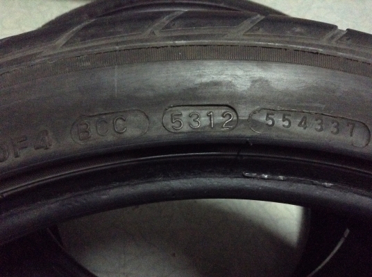 ยาง maxxis 225/45/18 ปี12 ดอกลึกๆ 1 คู่ ยาง maxxis 225/45/18 ปี12 ดอกลึกๆ 1 คู่