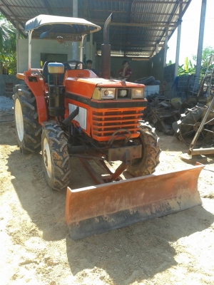 ขายรถไถคูโบต้า L1-26 (4WD)พร้อมใบดัน ผาน5 สภาพพร้อมใช้