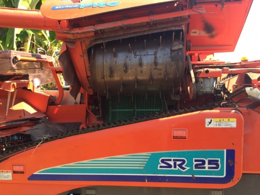 ขายรถเกี่ยวคูโบต้า มือสองญี่ปุ่นสภาพใหม่มาก มีอุ้มข้าว 600 กก. พร้อมท่อส่งข้าว พร้อมใช้