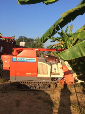 ขายรถเกี่ยวคูโบต้า มือสองญี่ปุ่นสภาพใหม่มาก มีอุ้มข้าว 600 กก. พร้อมท่อส่งข้าว พร้อมใช้