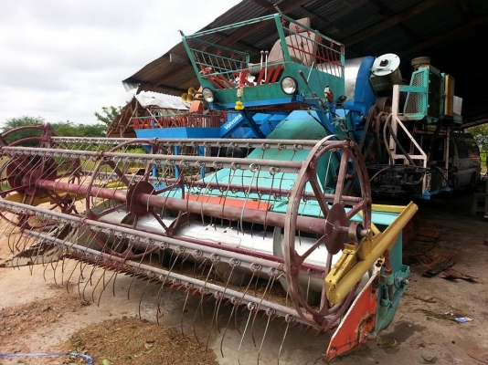 ขายรถเกี่ยวข้าวรองกระสอบ เครื่อง195แรง HO7D ปั้ม22ไดกิ้น เครื่องดี ช่วงล่างแน่น สภาพพร้อมใช้งาน สนใจโทร 090-8588220คุณนะ ID:narong498 หรือ www.truck.in.th/498