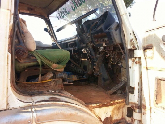 ขายด่วนรถสิบล้อUDหางเทนเลอร์ลากเเบกโฮpc200