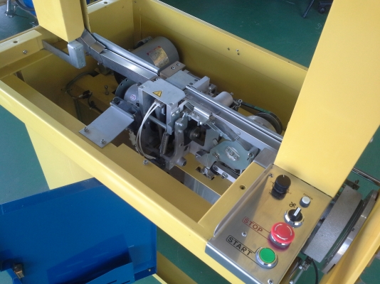 เครื่องรัดกล่องอัตโนมัติ ขายดั๊มราคา 50,000 บาท StraPack Model : SQ-8S นำเข้าจากญี่ปุ่นซื้อมาใหม่ไม่ได้ใช้งาน เครื่องรัดกล่องอัตโนมัติ ขายดั๊มราคา 50,000 บาท StraPack Model : SQ-8S นำเข้าจากญี่ปุ่นซื้อมาใหม่ไม่ได้ใช้งาน