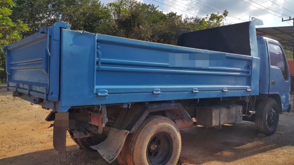 ISUZU NPR   ขายไปราชบุรีแล้วค่ะ