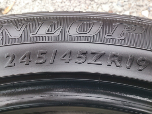 ขายยางDUNLOP 245/45R19 MADE IN JAPAN ยางปี12 (ไม่มี) จำนวน3 เส้น