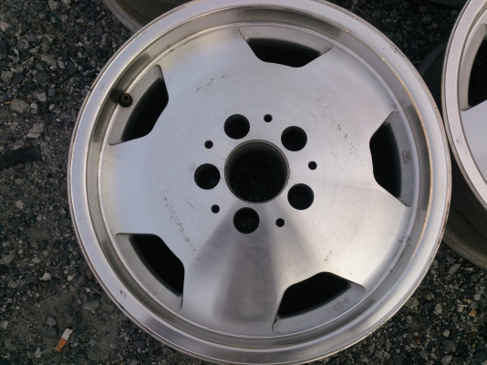 ขายแม็ก BENZ ขอบ15 จำนวน 4 วง