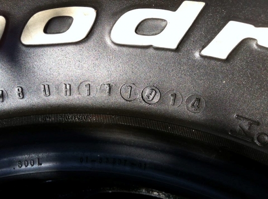 ขายยาง BF Goodrich All-terrain 265 75 r16 ปี14 ตุ่มหน้ายางอยู่ครบ ขายยาง BF Goodrich All-terrain 265 75 r16 ปี14 ตุ่มหน้ายางอยู่ครบ