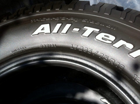 ขายยาง BF Goodrich All-terrain 265 75 r16 ปี14 ตุ่มหน้ายางอยู่ครบ ขายยาง BF Goodrich All-terrain 265 75 r16 ปี14 ตุ่มหน้ายางอยู่ครบ