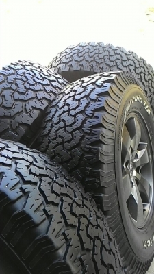 ขายยาง BF ALL 265/70R16 ปี 11 พร้อมล้อสีเทากัล