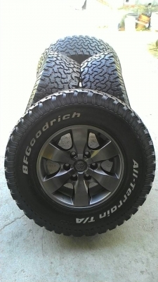 ขายยาง BF ALL 265/70R16 ปี 11 พร้อมล้อสีเทากัล