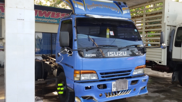 ขายรถ6ล้อNQR120แรง รถห้างแท้ เบรกทิฟฟี่แยกหน้า-หลัง ช่วงล่างF หน้าหลัง เกียรใหญ่6เกียร กระจกไฟฟ้า-แอร์เย็น เครื่องดี คัชชีสวย เอาไปต่อดั้มได้เลยครับ